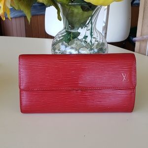 Authentic louis vuitton  sarah epi wallet